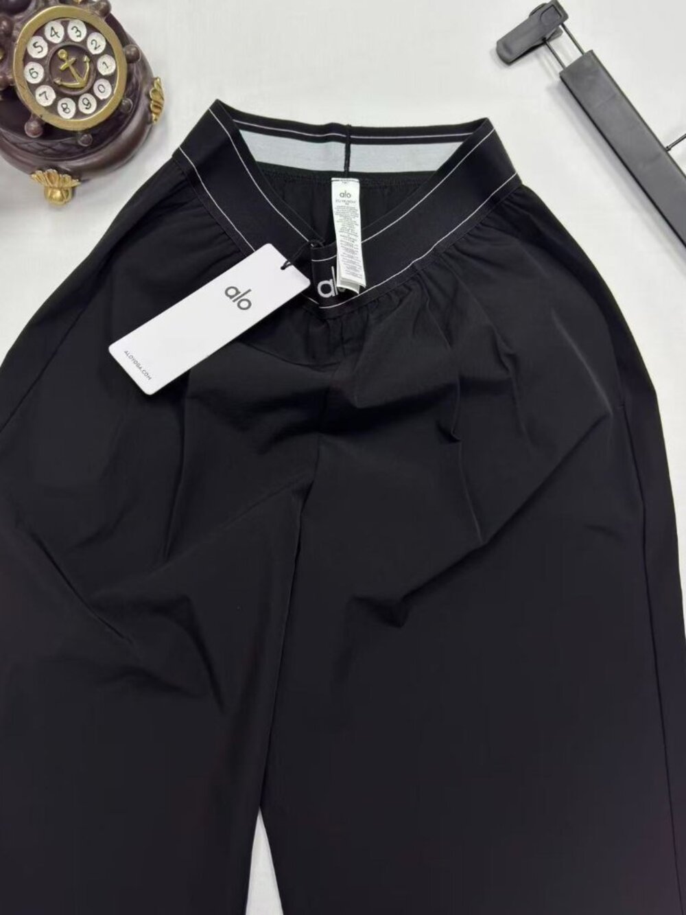 ALO Yoga 🖤 Suit Up Trouser Black NWT Wide Leg 30" Sz M - Picture 3 of 8